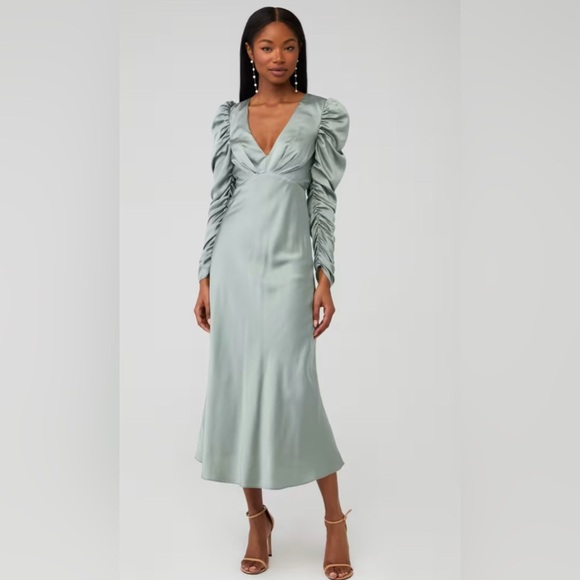 Line & Dot Dresses & Skirts - NWT Line & Dot “Maya” Dress In Sage W/ Ruched Sleeves Size Large